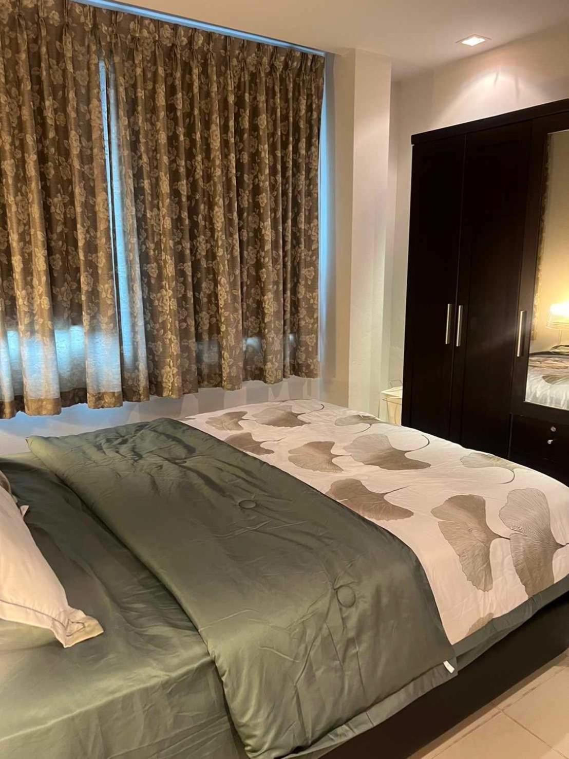 Seaview Condominium B15 Rayong Exteriör bild