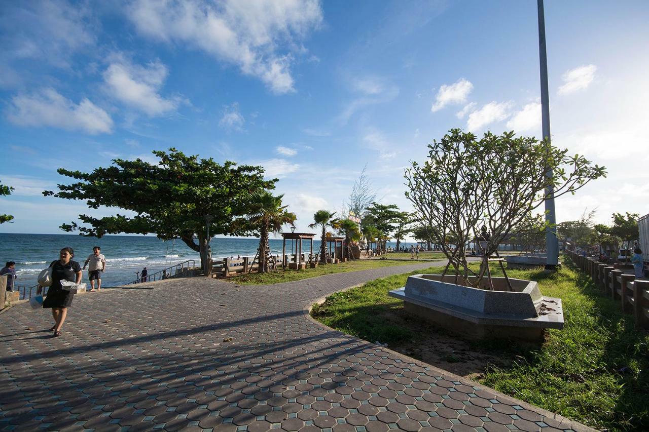 Seaview Condominium B15 Rayong Exteriör bild