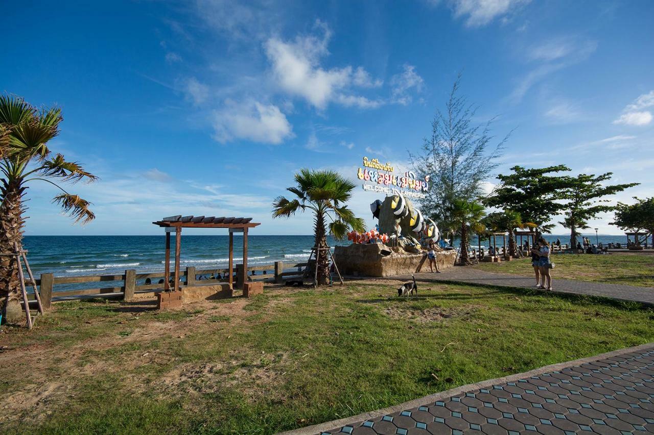 Seaview Condominium B15 Rayong Exteriör bild