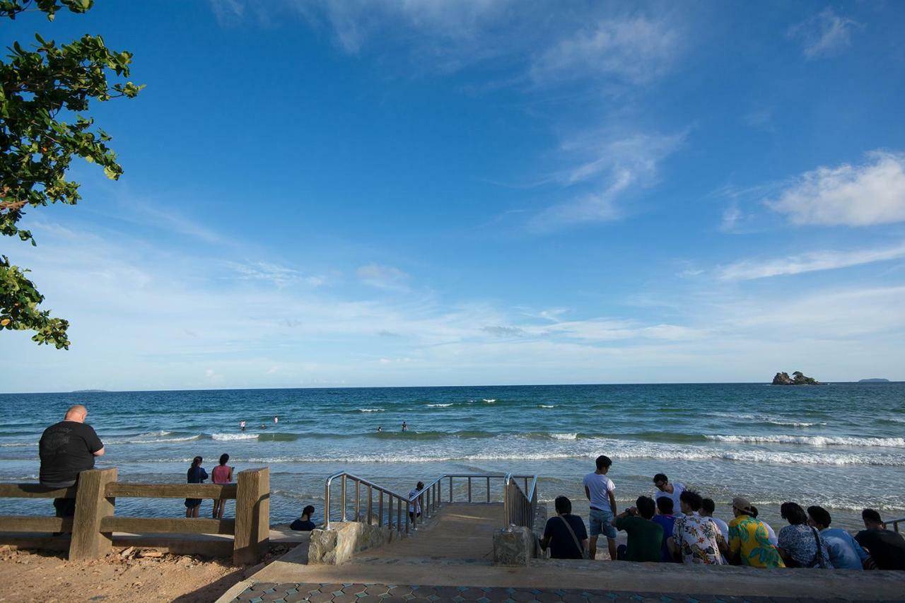 Seaview Condominium B15 Rayong Exteriör bild
